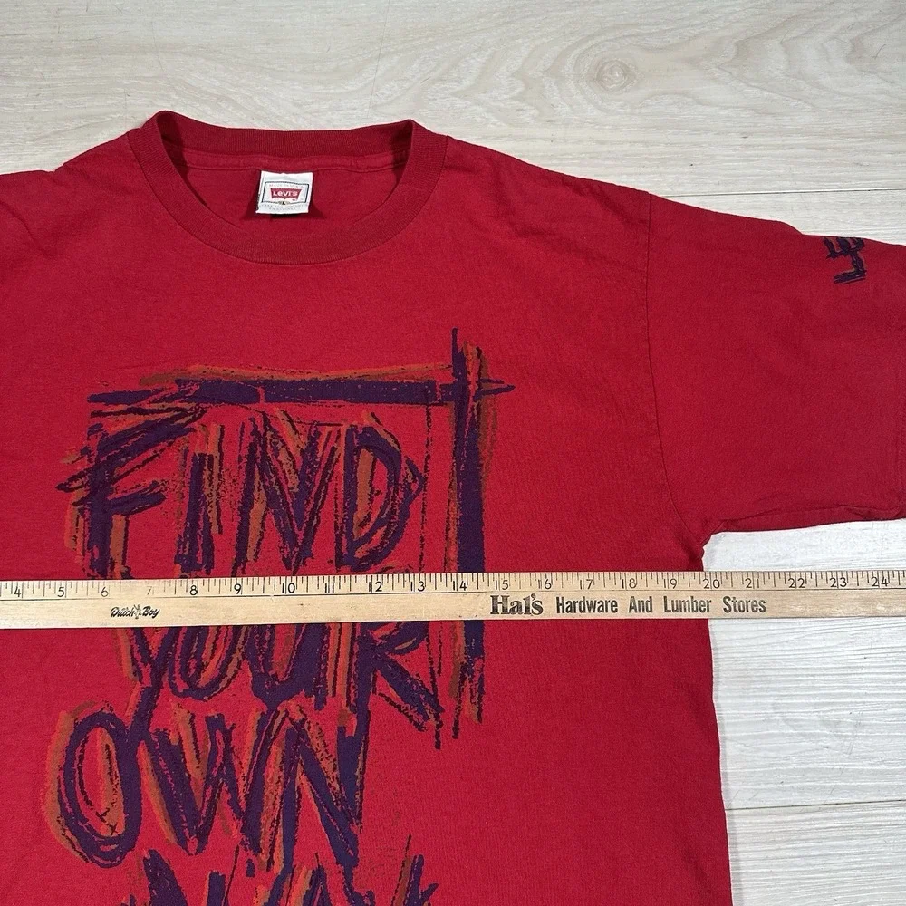 Rare Vintage Levi's Find your own way Spell Out T Shirt 90s Jeans Red Size Large